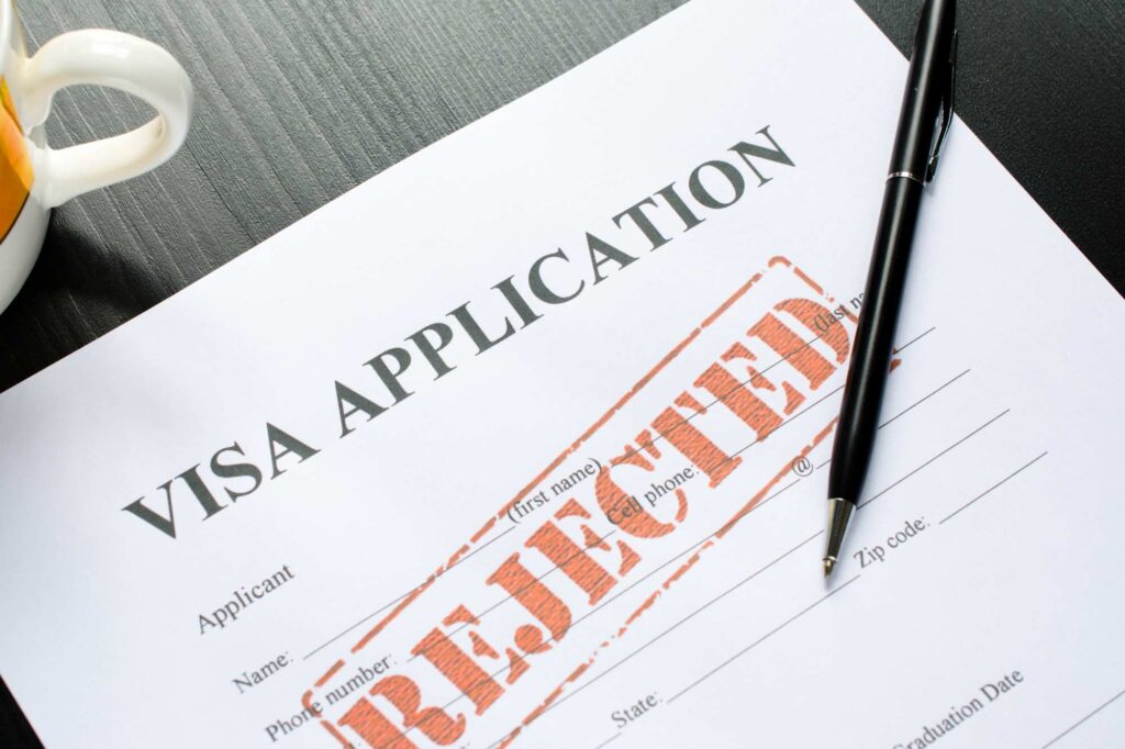 causales de inadmisibilidad en la visa - presencia ilegal